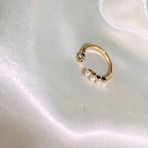 Elegant Asymmetrical Gold Ring with Crystal and Pearls
Size 5